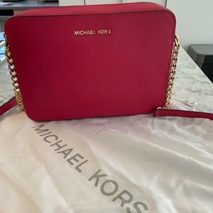 Michael Kors handbag fuschia new without tags
